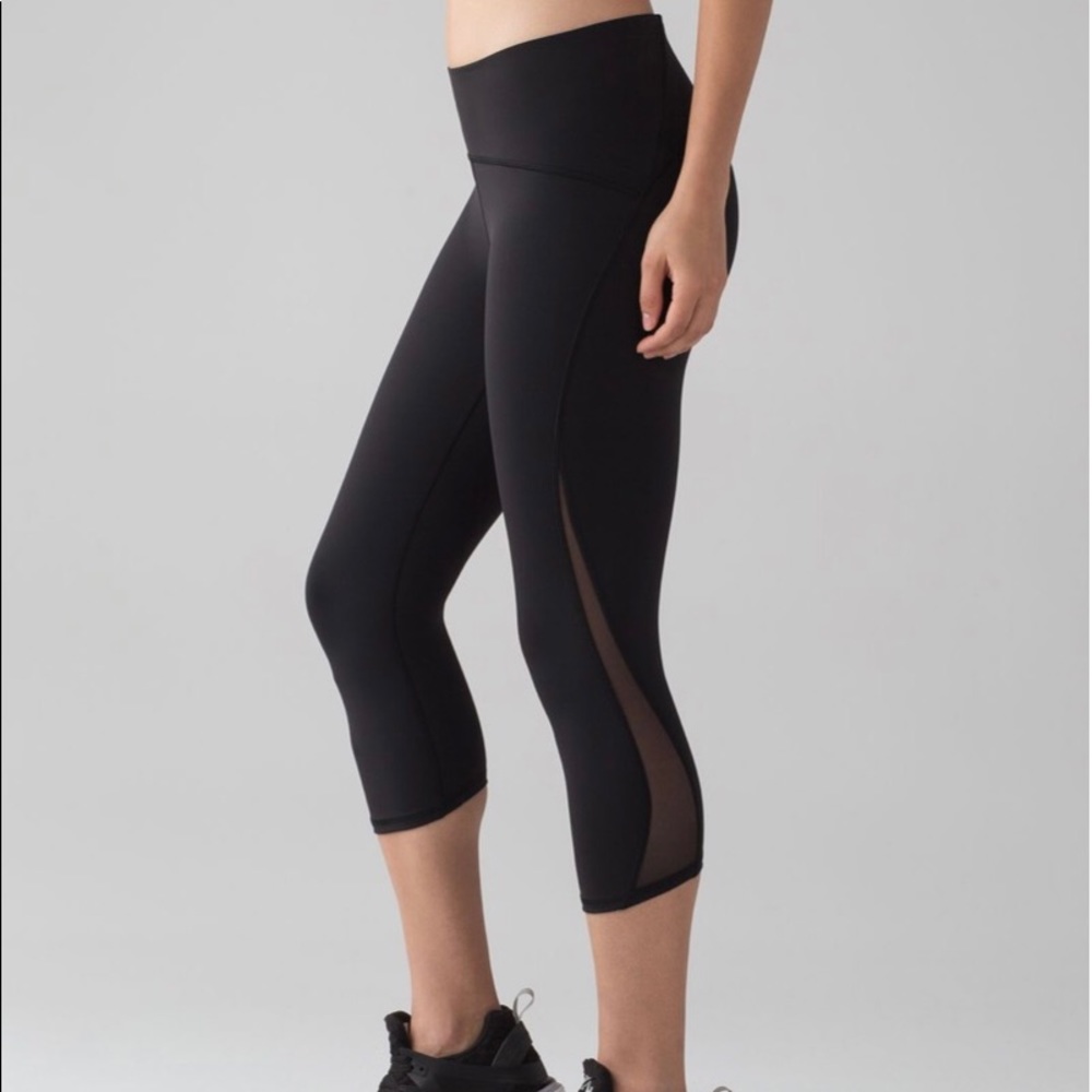 Lululemon black cropped leggings